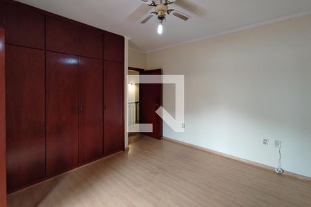 Casa à venda com 360m², 3 quartos e 4 vagasQuarto Suíte