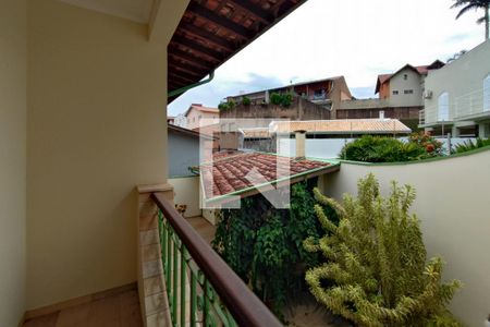 Casa à venda com 360m², 3 quartos e 4 vagasVaranda Quarto 3