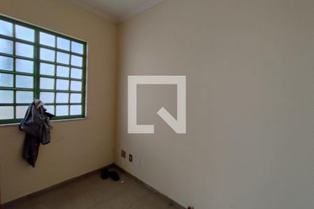 Casa à venda com 360m², 3 quartos e 4 vagasQuarto de Serviço