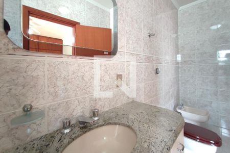 Casa à venda com 360m², 3 quartos e 4 vagasBanheiro Suíte 2