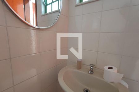 Casa à venda com 360m², 3 quartos e 4 vagasBanheiro de serviço
