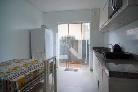 Sala e Cozinha de apartamento para alugar com 2 quartos, 65m² em Campeche, Florianópolis