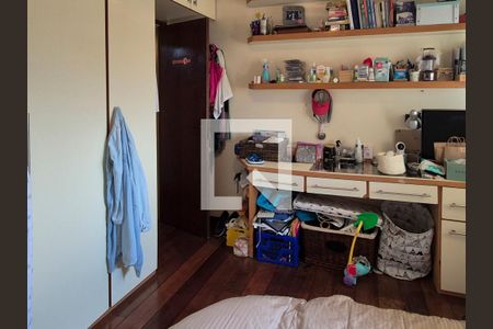 Apartamento à venda com 159m², 4 quartos e 3 vagasQuarto 2