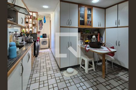 Apartamento à venda com 159m², 4 quartos e 3 vagasCozinha