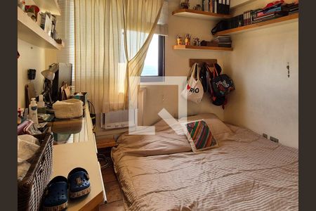 Apartamento à venda com 159m², 4 quartos e 3 vagasQuarto 2