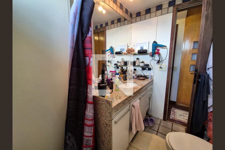 Apartamento à venda com 159m², 4 quartos e 3 vagasBanheiro da Suíte 1