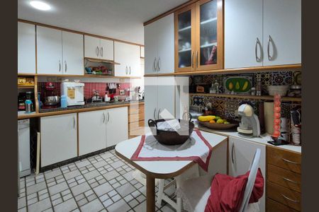 Apartamento à venda com 159m², 4 quartos e 3 vagasCozinha