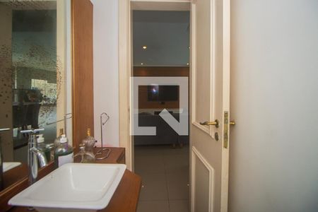 Lavabo de casa para alugar com 3 quartos, 360m² em Jardim Itu, Porto Alegre