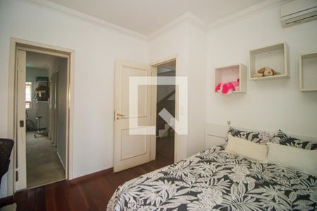 Suíte 1 de casa para alugar com 3 quartos, 360m² em Jardim Itu, Porto Alegre
