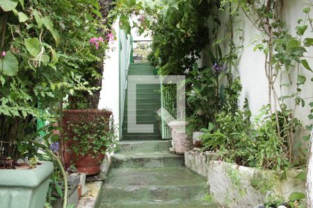 Casa à venda com 300m², 3 quartos e 8 vagasEntrada