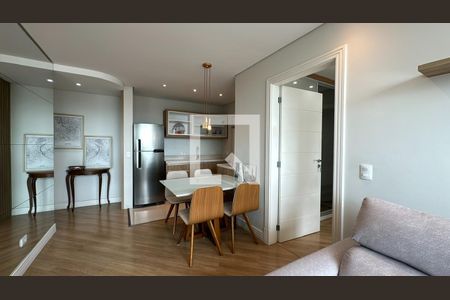 Sala de apartamento para alugar com 1 quarto, 44m² em Alto da Rua Xv, Curitiba