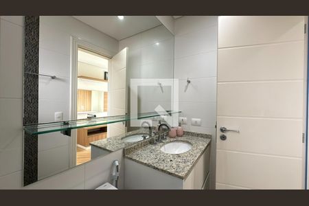 Banheiro  de apartamento para alugar com 1 quarto, 44m² em Alto da Rua Xv, Curitiba
