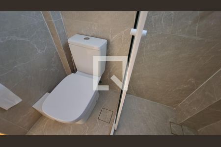 Banheiro de kitnet/studio para alugar com 1 quarto, 30m² em Gonzaga, Santos