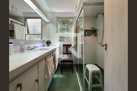 Apartamento à venda com 210m², 3 quartos e 2 vagasBanheiro Social