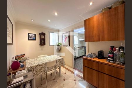 Apartamento à venda com 210m², 3 quartos e 2 vagasCopa