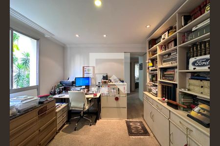 Apartamento à venda com 210m², 3 quartos e 2 vagasEscritório/Quarto 3