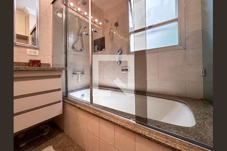 Apartamento à venda com 210m², 3 quartos e 2 vagasBanheiro Suíte