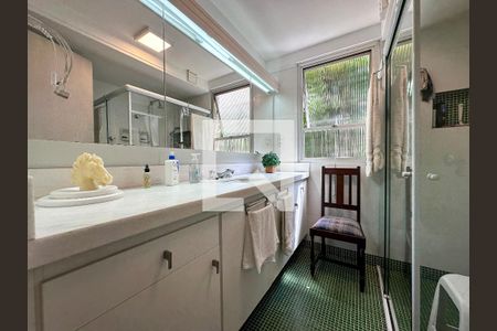 Apartamento à venda com 210m², 3 quartos e 2 vagasBanheiro Social