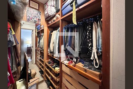 Apartamento à venda com 210m², 3 quartos e 2 vagasCloset Suíte