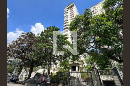 Apartamento à venda com 210m², 3 quartos e 2 vagasFachada