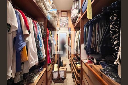 Apartamento à venda com 210m², 3 quartos e 2 vagasCloset Suíte