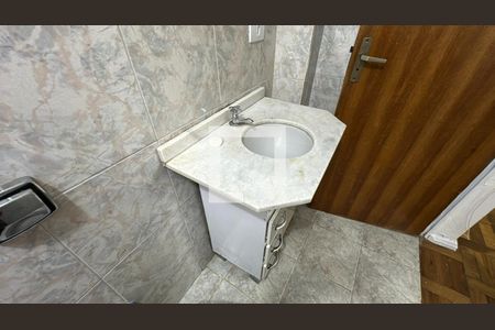 Apartamento para alugar com 73m², 3 quartos e sem vagaBanheiro