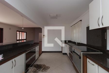 Casa para alugar com 500m², 3 quartos e 3 vagas Casa para alugar com 500m², 3 quartos e 3 vagasCozinha
