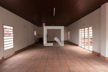 Casa para alugar com 500m², 3 quartos e 3 vagas Casa para alugar com 500m², 3 quartos e 3 vagasÁrea comum - Salão de festas