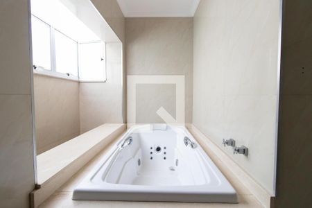 Casa para alugar com 500m², 3 quartos e 3 vagas Casa para alugar com 500m², 3 quartos e 3 vagasBanheiro da Suíte