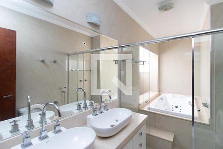 Casa para alugar com 500m², 3 quartos e 3 vagas Casa para alugar com 500m², 3 quartos e 3 vagasBanheiro da Suíte
