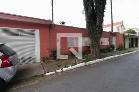 Casa para alugar com 500m², 3 quartos e 3 vagas Casa para alugar com 500m², 3 quartos e 3 vagasFachada