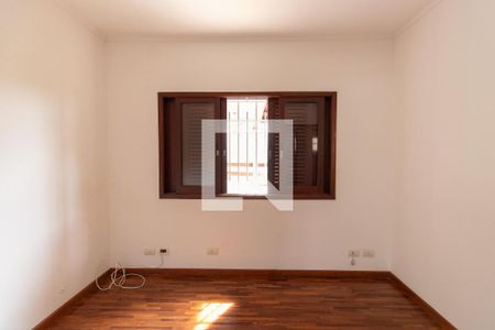 Quarto 1 de casa para alugar com 3 quartos, 500m² em Vila Albertina, São Paulo