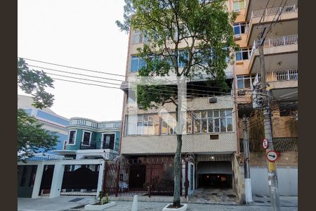 Apartamento à venda com 66m², 2 quartos e 1 vagaFachada e portaria