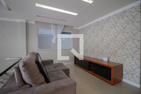 Sala de casa de condomínio para alugar com 4 quartos, 280m² em Recreio dos Bandeirantes, Rio de Janeiro