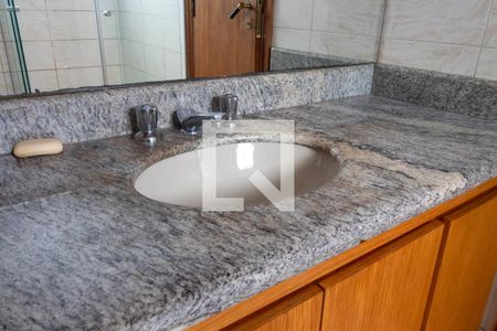 Apartamento à venda com 280m², 4 quartos e 2 vagasBanheiro 