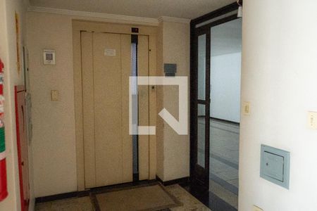 Apartamento à venda com 240m², 1 quarto e 1 vaga Apartamento à venda com 240m², 1 quarto e 1 vagaElevador
