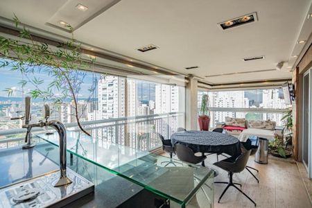 Apartamento à venda com 4 quartos, 206m² em Vila Romana, São Paulo