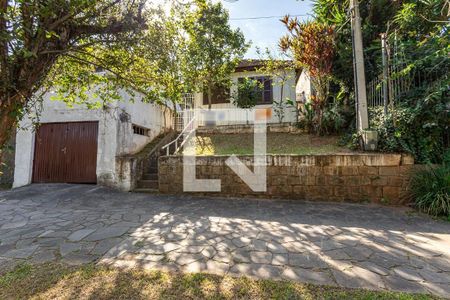 Casa à venda com 260m², 2 quartos e 2 vagas