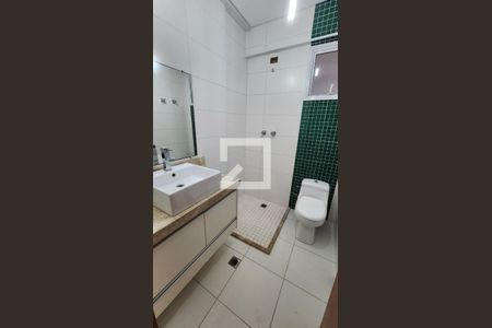 Banheiro da Suíte 1 de apartamento para alugar com 2 quartos, 93m² em Pompéia, Santos