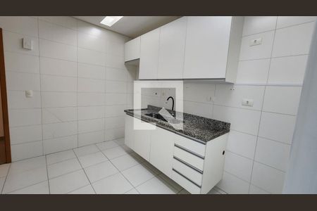 Cozinha de apartamento para alugar com 2 quartos, 93m² em Pompéia, Santos