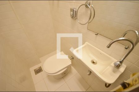 Apartamento à venda com 263m², 3 quartos e 2 vagasBanheiro de Serviço