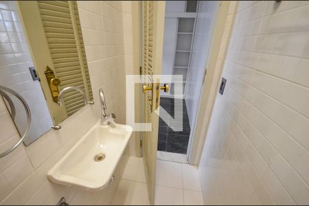 Apartamento à venda com 263m², 3 quartos e 2 vagasBanheiro de Serviço