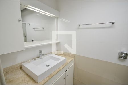 Apartamento à venda com 263m², 3 quartos e 2 vagasBanheiro Social