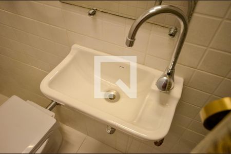 Apartamento à venda com 263m², 3 quartos e 2 vagasBanheiro de Serviço