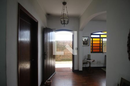 Hall de entrada de casa à venda com 3 quartos, 385m² em Jardim dos Lagos, São Paulo