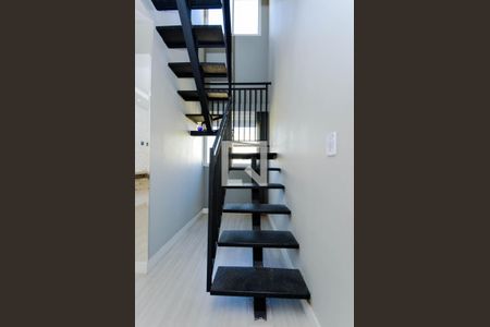 Apartamento para alugar com 86m², 2 quartos e 1 vagaEscada Sala/Cozinha 