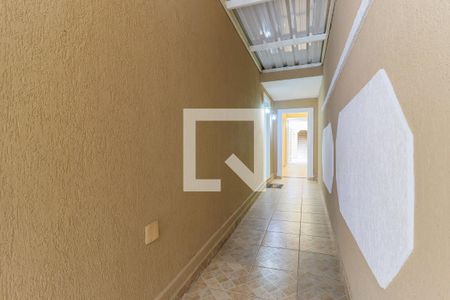 Casa à venda com 132m², 2 quartos e 2 vagas Casa à venda com 132m², 2 quartos e 2 vagasCorredor Lateral
