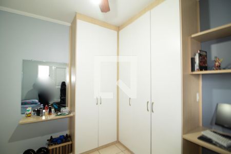 Casa à venda com 124m², 3 quartos e 2 vagasQuarto 3