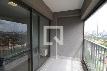 Varanda de kitnet/studio para alugar com 1 quarto, 29m² em Indianópolis, São Paulo