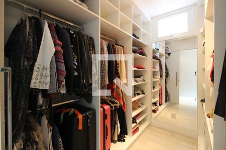 Casa à venda com 700m², 4 quartos e 5 vagasCloset da suíte 2